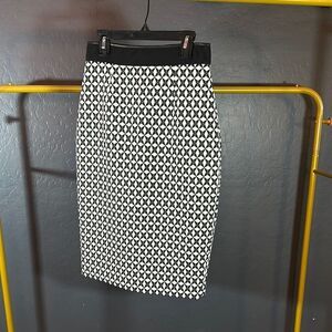 Banana Republic Black and White Geometric Pencil‎ Skirt